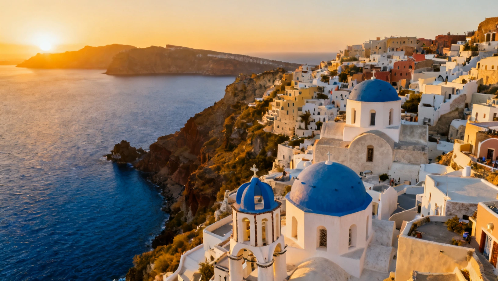 Panorama méditerranéen au coucher du soleil